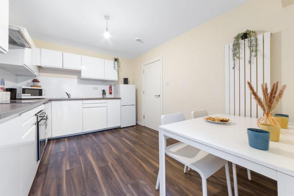 Isleworth Suites - Tw7 Buitenkant foto