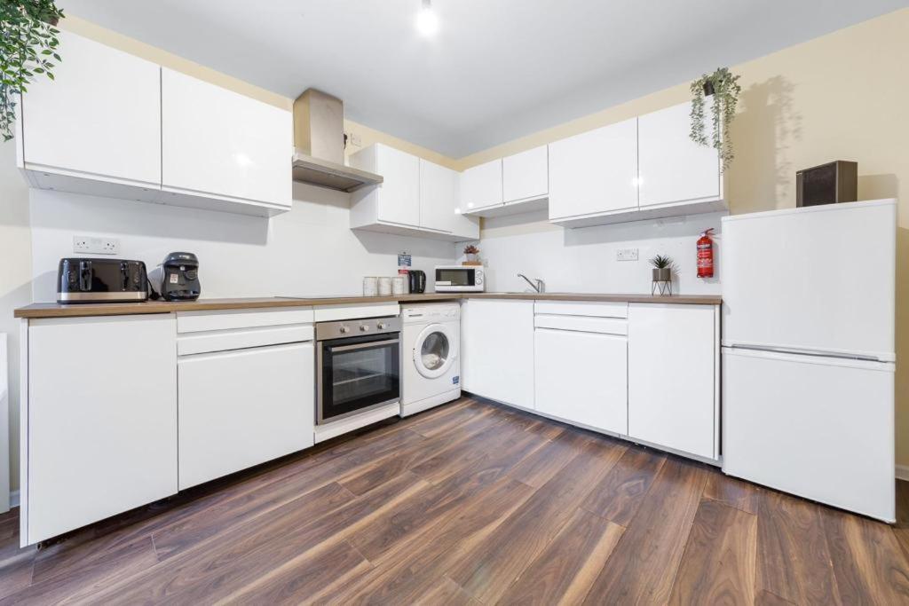 Isleworth Suites - Tw7 Buitenkant foto